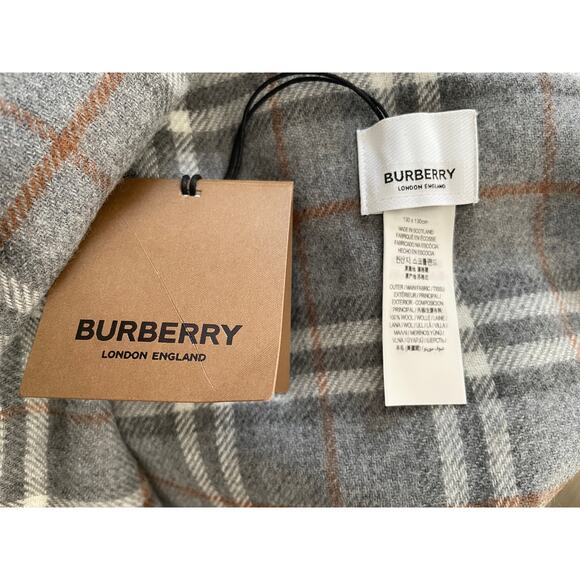 NEW Burberry Plaid Poncho Cape Shawl Fringe Wool Authentic NWT! - Picture 11 of 11